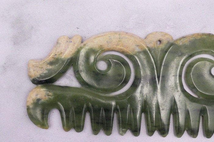 sculptuur, Hongshan Cultuur - Wolkvormige Hanger - Antiek, Antiek en Kunst, Curiosa en Brocante