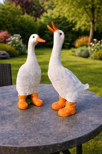 Statue, funny goose with boots orange - 32 cm - polyrésine