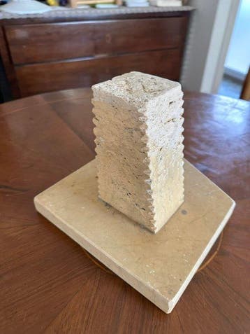 sculptuur, scultura brutalista - 23 cm - Steen, Marmer,