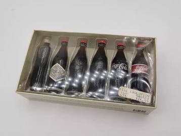 The Coca-Cola Company - sculptuur, Coca-Cola Merchandise