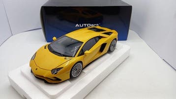 Autoart 1:18 - Voiture miniature - Lamborghini Aventador S