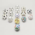 ADIDAS WORLD CUP HISTORICAL MINI BALL SET – RARE COLLECTOR’S, Nieuw