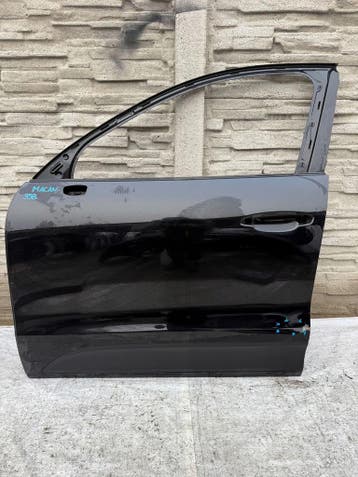 Linker voorportier Porsche Macan (95B) 95B831021, Verzenden