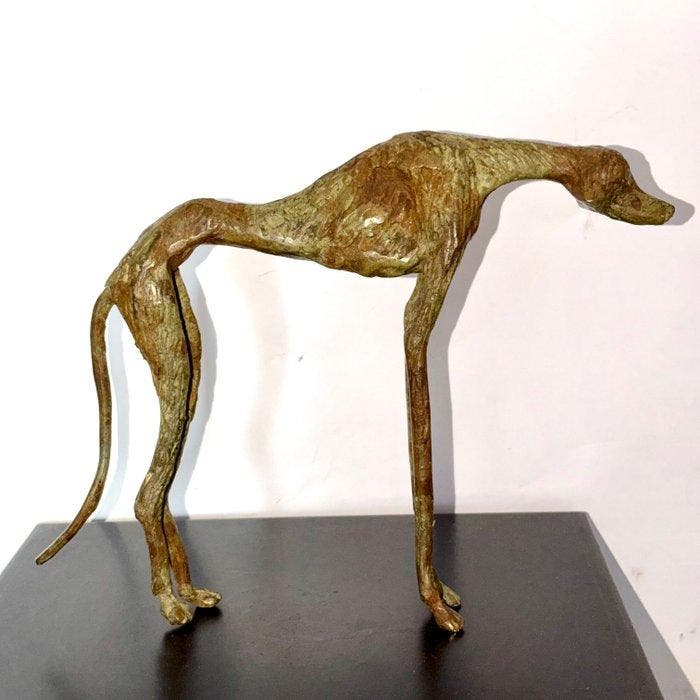 Abdoulaye Derme - sculptuur, Lévrier stylisé - 23 cm - Brons, Antiquités & Art, Curiosités & Brocante