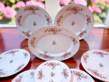 Royal Albert - Service de table (9) - Roses de mousse -