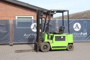 Veiling: Heftruck Clark EM25S Elektrisch 2500kg 5.6m 2005, Ophalen