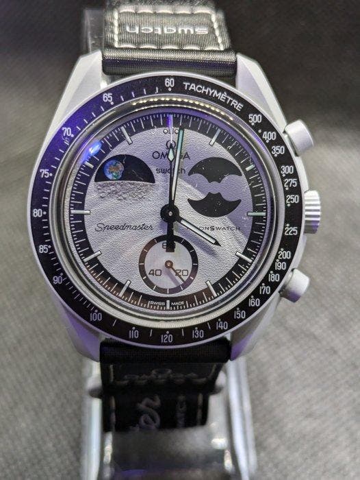 Swatch - MoonSwatch. Mission to Earthphase - Sans prix de, Handtassen en Accessoires, Horloges | Heren