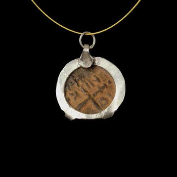Middeleeuwen, kruisvaardersperiode Coin pendant,