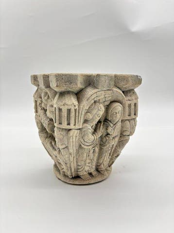 Pot de fleurs - Pierre - Vase à chapiteau romain