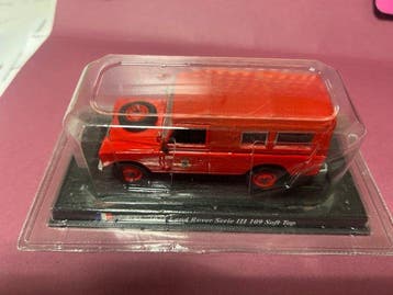 IXO 1:43 - Modelauto - Land Rover Serie III 109 Soft Top, Nieuw