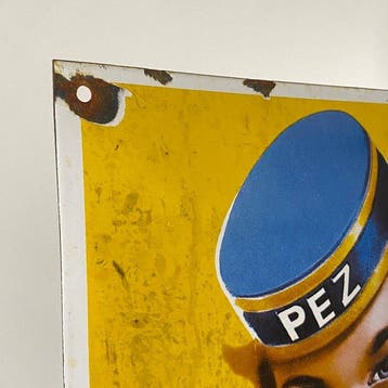 PEZ - Enseigne en émail - 60x40 cm - Fait en plaque dacier, Antiek en Kunst, Antiek | Wandborden en Tegels