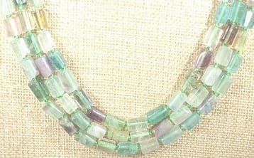 Fluorite arc-en-ciel naturelle - apporte sérénité et paix