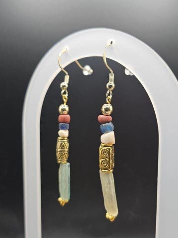 Oud-Romeins, Keizerrijk Faience Oude parels worden gebruikt