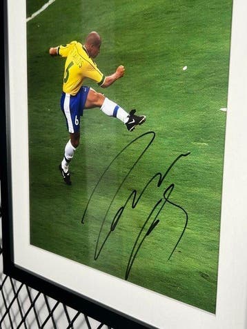 Brazil - Roberto Carlos - Ingelijste ondertekende foto (11 x, Verzamelen, Overige Verzamelen, Nieuw
