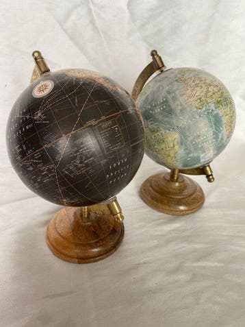 Globe - Vintage pareja mapa mundo en estructura en bronce y