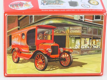 AMT 1024/12 Ford Model T 1923 Coca Cola Delivery 1:25, Ophalen of Verzenden, Nieuw