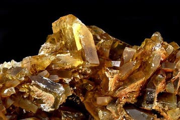 Historique jaune miel, ciseau terminé baryte de Sardaigne -