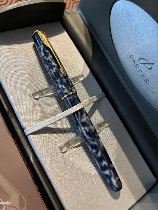 Parker - Rare Vintage Parker Sonnet Blue Marble Lacquer 750, Verzamelen, Pennenverzamelingen