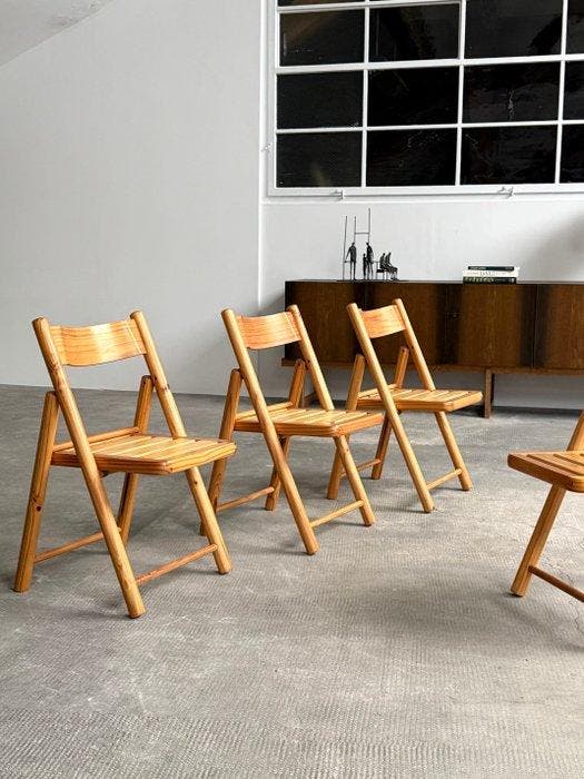 Im Stil von Rainer Daumiller - Chaise (4) - Bois de pin -, Antiek en Kunst, Kunst | Designobjecten