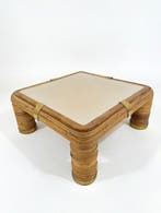 Tafel - Vintage Bielecky Rotan tafel met afgeronde randen -
