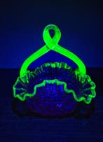 Panier en verre dart soufflé XlX ème - Doos - Uraniumglas, Antiek en Kunst