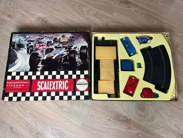 Scalextric - Voiture à sous Racing Track Vintage - Alfa