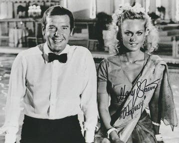 James Bond 007: A View To a Kill - Signed by Mary Stavin, Nieuw
