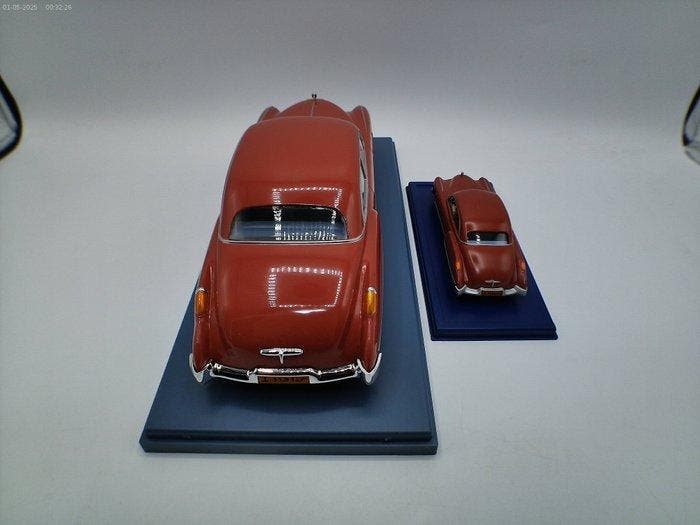 Moulinsart - Tintin - Buick Roadmaster 1949 - Tintin au pays, Livres, BD | Comics