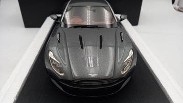 Top Speed 1:18 - Voiture miniature - Aston Martin DB11 -, Nieuw
