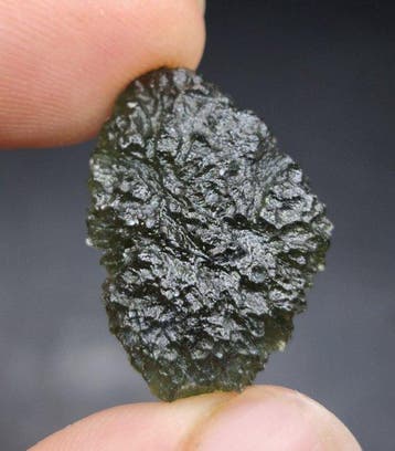 Moldaviet uit Chlum, Zuid-Bohemen - Hoogte: 29 mm - Breedte: