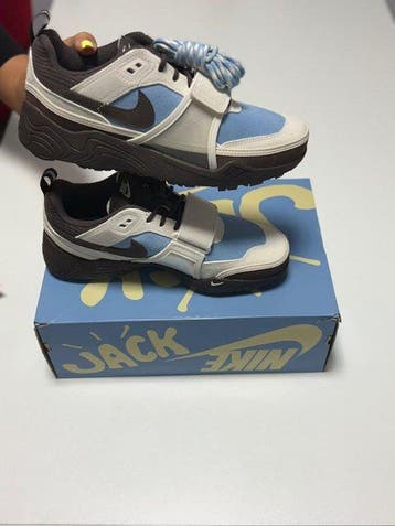 Nike - Nike x Travis Scott - Low-top sneakers - Maat: EU 42, Nieuw