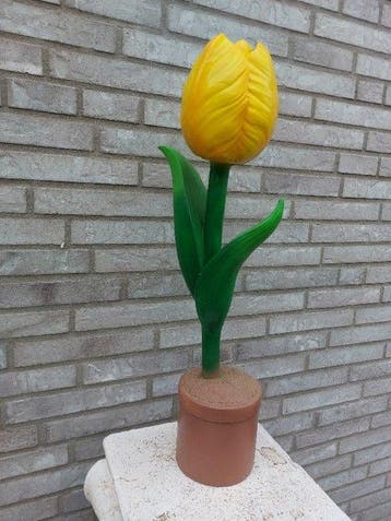 Bloempot - polyresin - 65 cm tall yellow tulip