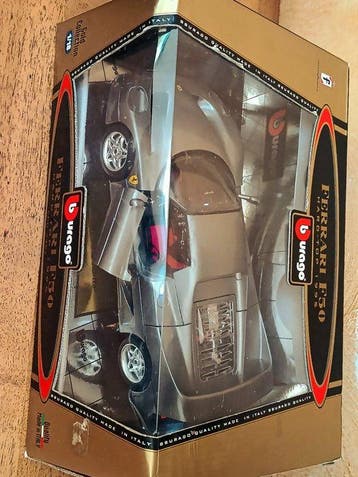 Bburago 1:18 - Modelauto (10) - Ferrari