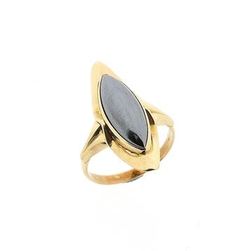Gouden ring met hematiet, Handtassen en Accessoires, Ringen, Gebruikt, Ophalen of Verzenden, Kleiner dan 17, Met edelsteen