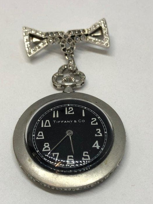 Tiffany & Co. - Broche - orologio in platino e diamanti, Handtassen en Accessoires, Antieke sieraden