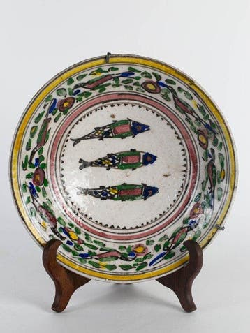 Fritwarebord met vis - steenpaste - Midden-Oosten - Qajar