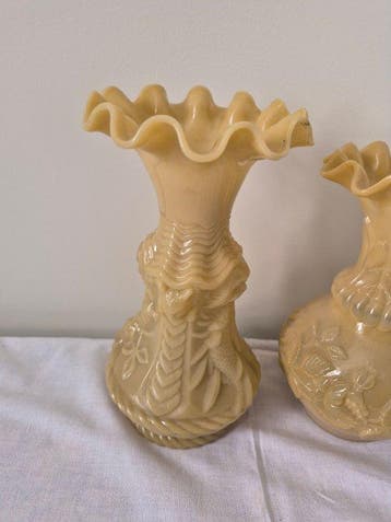 Vaas (2) - Opaline glas