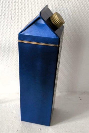 XTC Artist (1978) - Milk or Bleu de Chanel ?