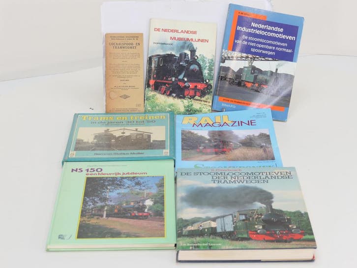 Boekenset Nederlandse spoorwegen, trams en locomotieven (..., Livres, Transport, Enlèvement ou Envoi