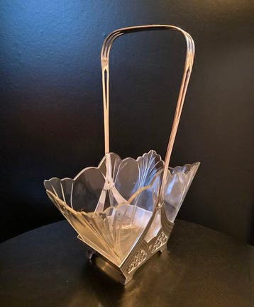 WMF - Vaas - Art Nouveau zilvergeplateerde bloemmand /, Antiek en Kunst