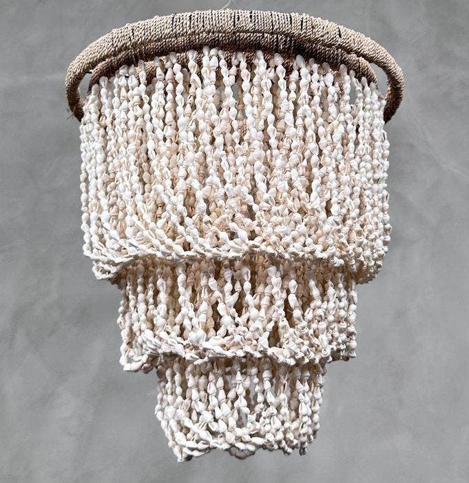 NO RESERVE PRICE - SL12 - Stunning Shell Chandelier -, Antiquités & Art, Art | Objets design