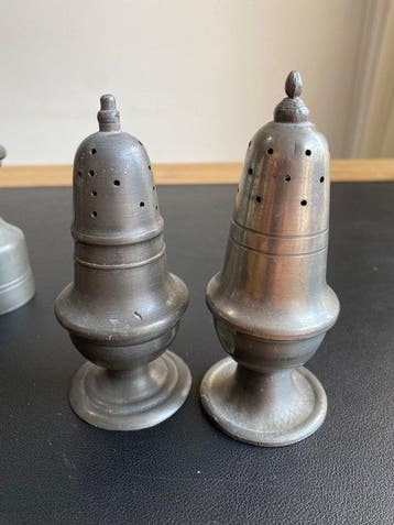 Salière et poivrière (11) - Étain - du XVIIIe au XXe siècle