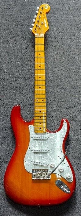 London City - Spitfire MKII, stratocastermodel in Honeyburst