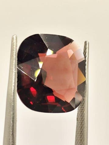 1 pcs Rouge Spinelle - 9.47 ct - Lotus Gemology (Thaïlande)