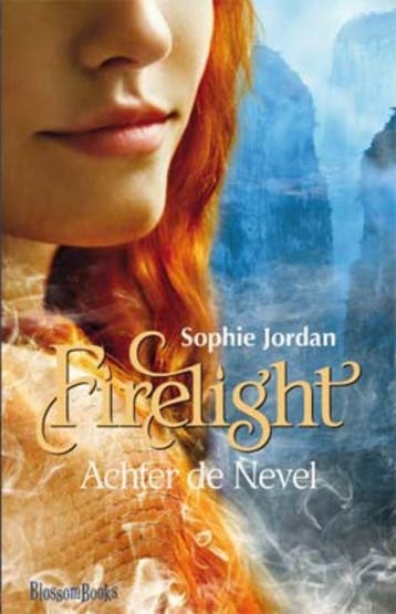 Achter de nevel / Firelight 9789020679588 Sophie Jordan, Verzenden, Sophie Jordan