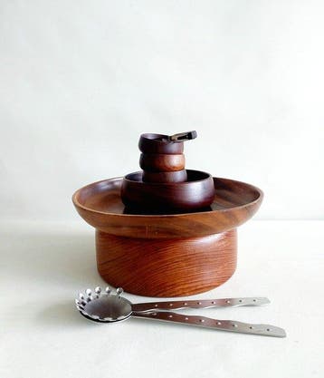 Schaal - Teak, acacia - Vintage borrelset - Teak saladekom, Antiek en Kunst