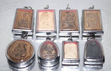 8 hangers, talismannen / amuletten voor meditatie,
