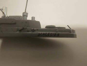 1 Schlachtschiff (10 cm) und diverse andere Schiffe WWI WWII