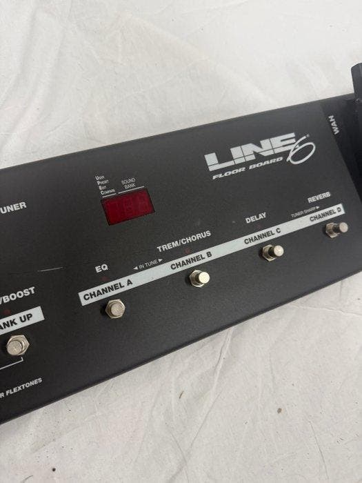 Line 6, Floor Board - Midi Voetcontroller - Pédale, Musique & Instruments, Instruments à corde | Guitares | Acoustiques