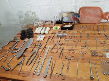 Set of Vintage Medical Tools - Chirurgische instrumenten
